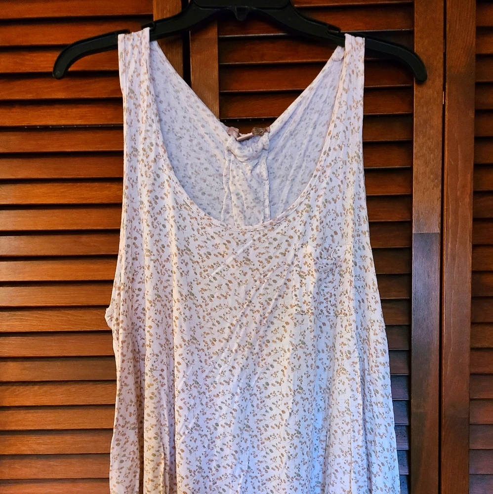 Forever 21 medium cream floral racer back tank top